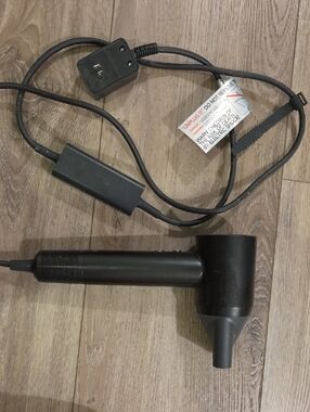 LAIFEN Matte Black Compact Hair Dryer with Concentrator Nozzle